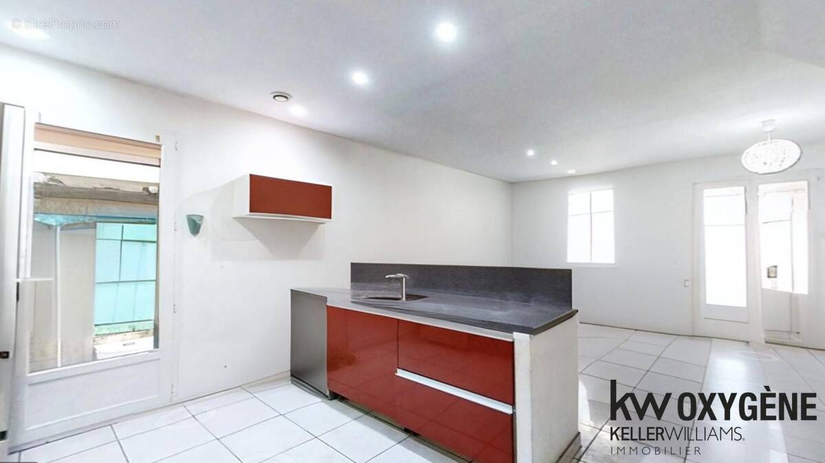 Maison à SAINT-ESTEVE