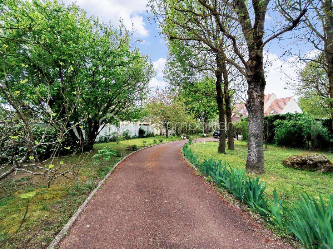 Maison à SAINT-GERMAIN-LES-ARPAJON