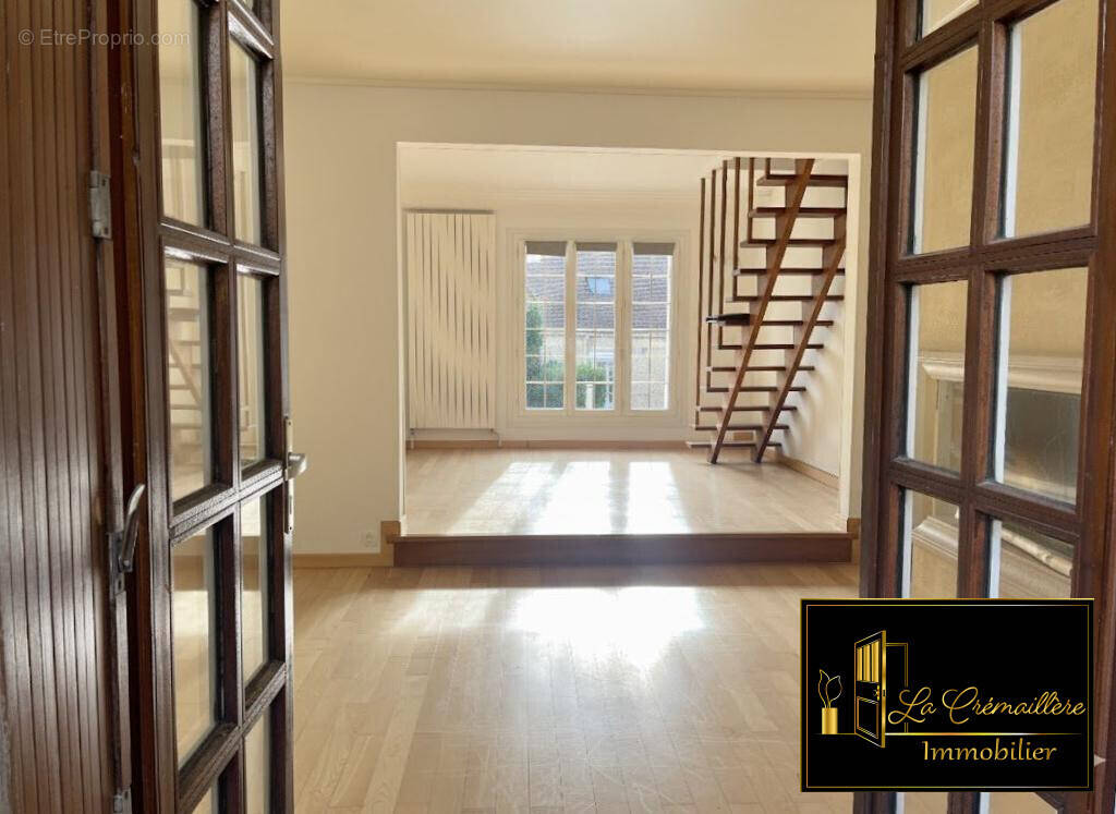 salon/séjour maison Saint-Chéron  - Maison à SAINT-CHERON