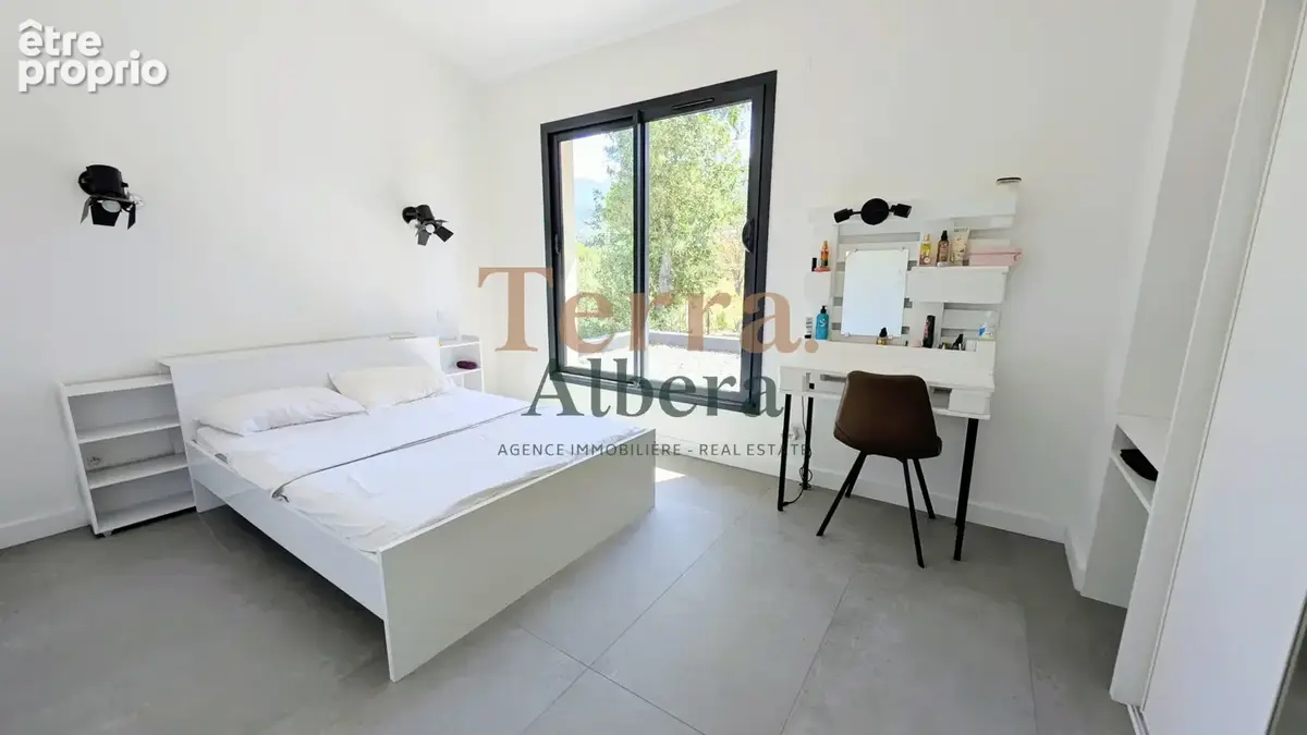 Villa contemporaine récente avec piscine, grand terrain, au calme et sans vis à vis - photo 21