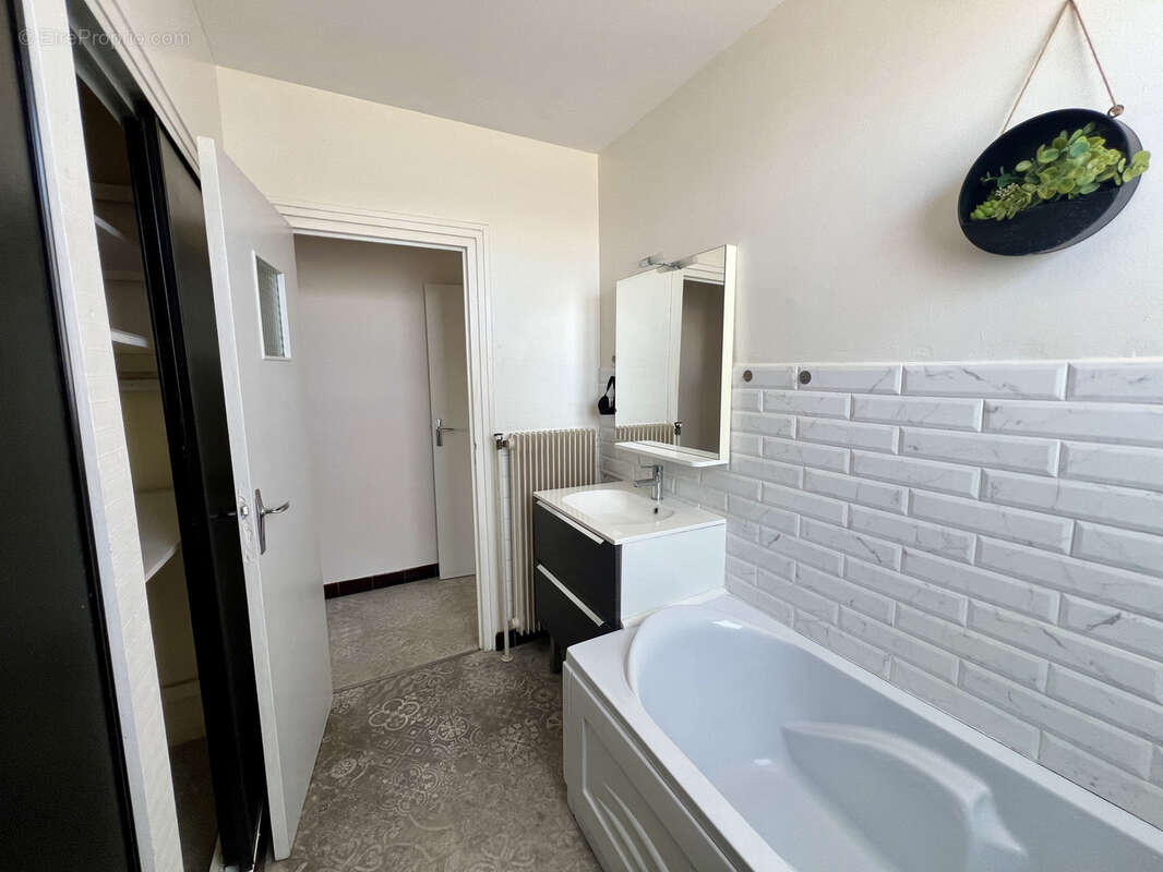 Appartement lumineux de 70 m2 avec balcon et parking - photo 16