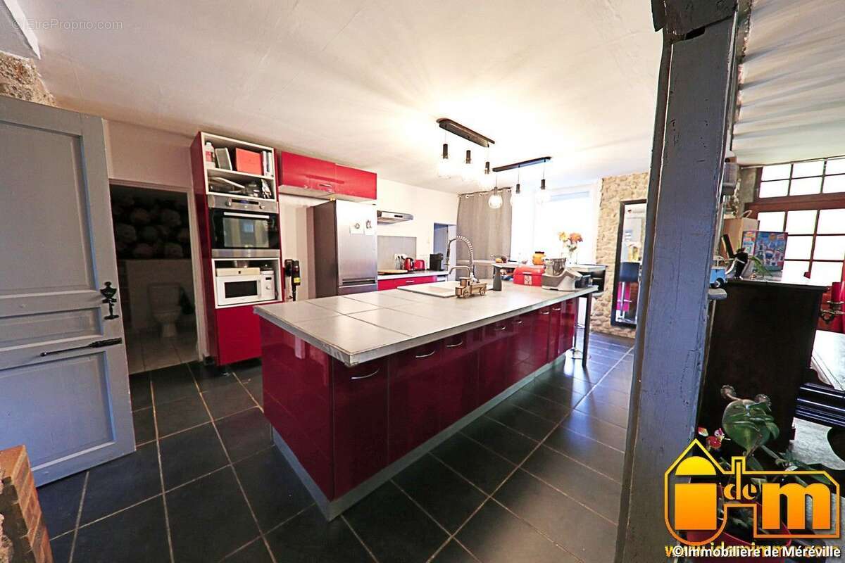 Maison à MEREVILLE