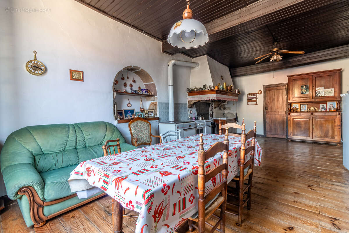 Maison à AINHOA