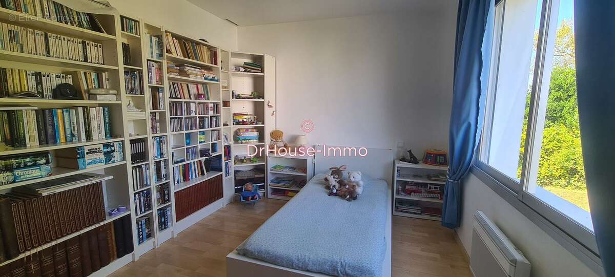 Maison à CHAMPAGNE-LES-MARAIS