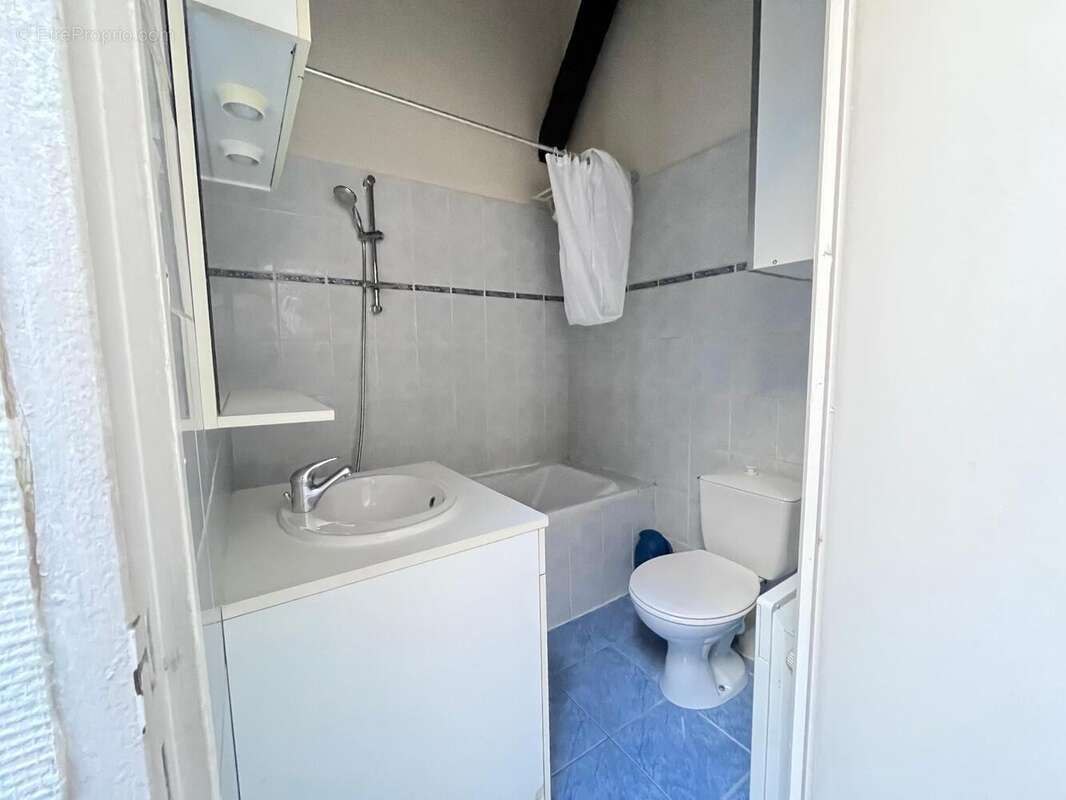   - Appartement à LYON-9E