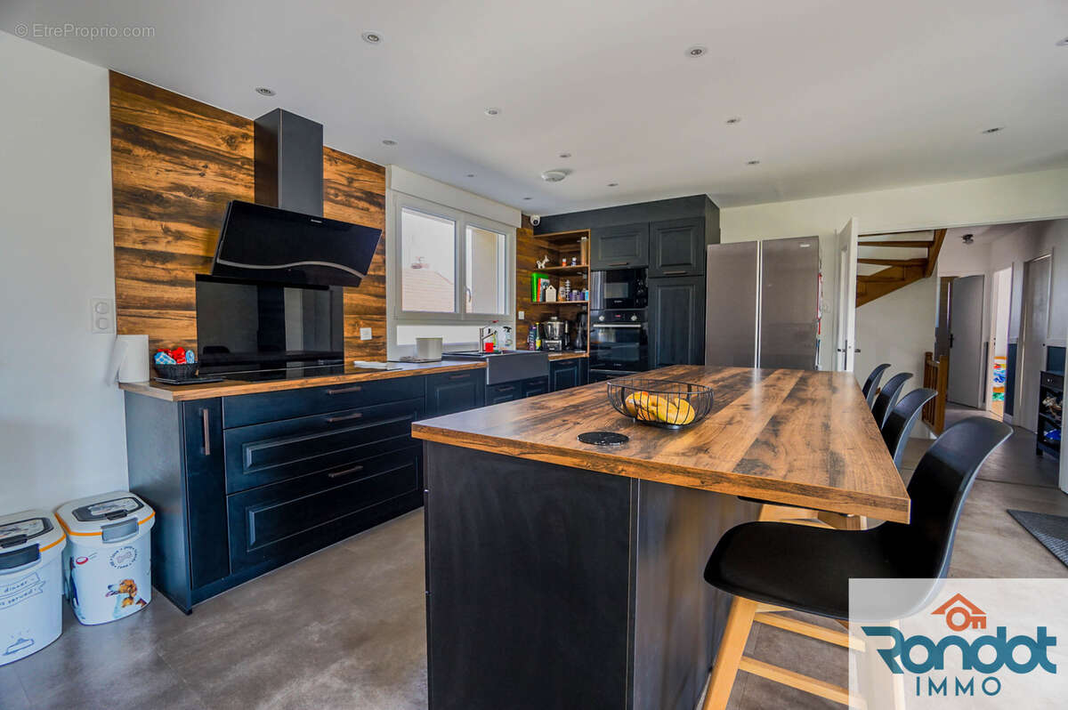 Maison à IS-SUR-TILLE