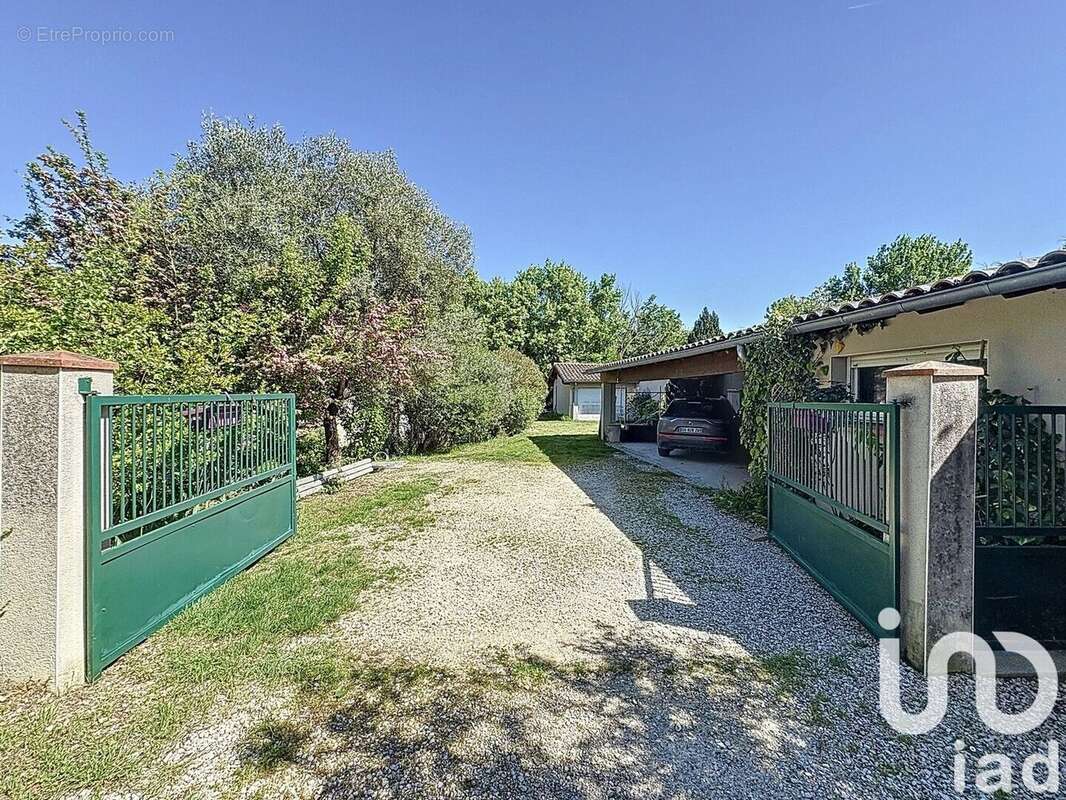 Photo 2 - Maison à RAZENGUES