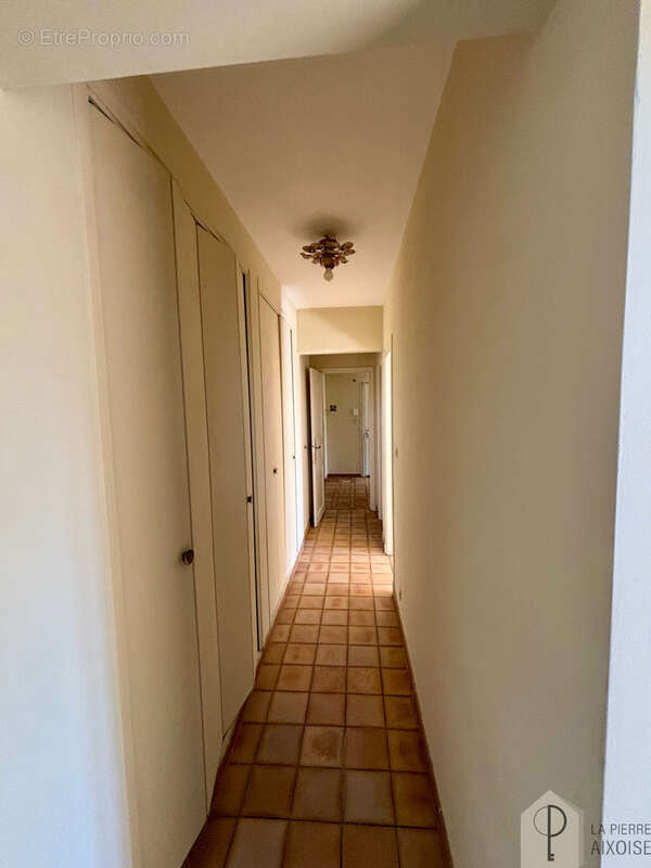 Appartement 4 pièces 110,89m2  balcon parking  Val ST André - Aix  en Provence - photo 10