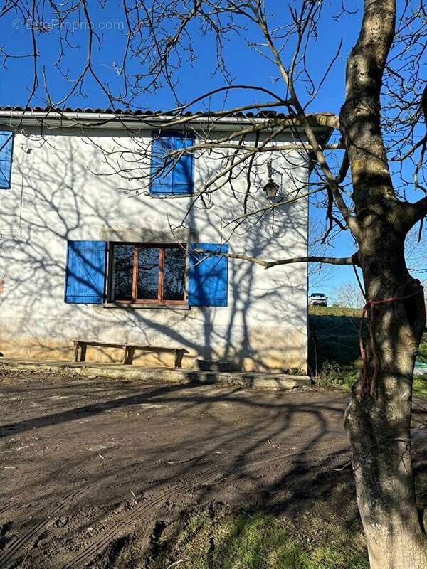 Ancien corps de ferme  T4 /5 sur 5500m² de terrain - photo 14