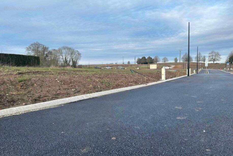 Terrain à PORT-MORT