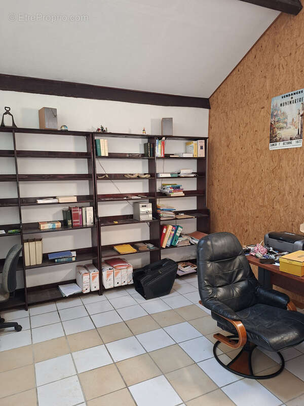 Coup de cœur assuré pour cette propriété de caractère avec grange, écurie et terrain attenant, située dans un - photo 25