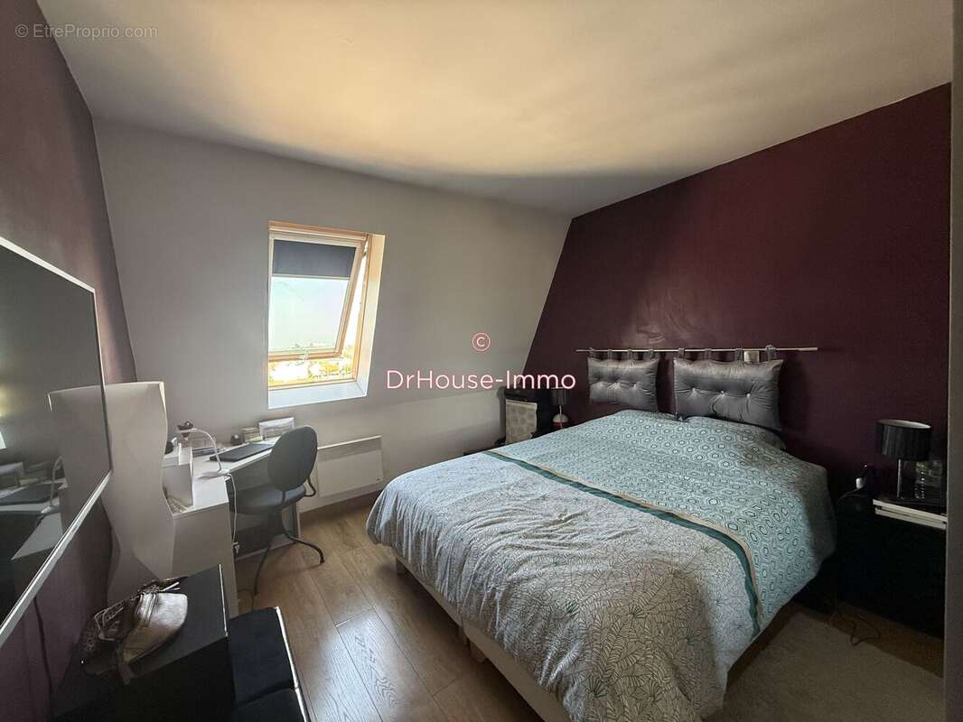 Appartement à VAUJOURS