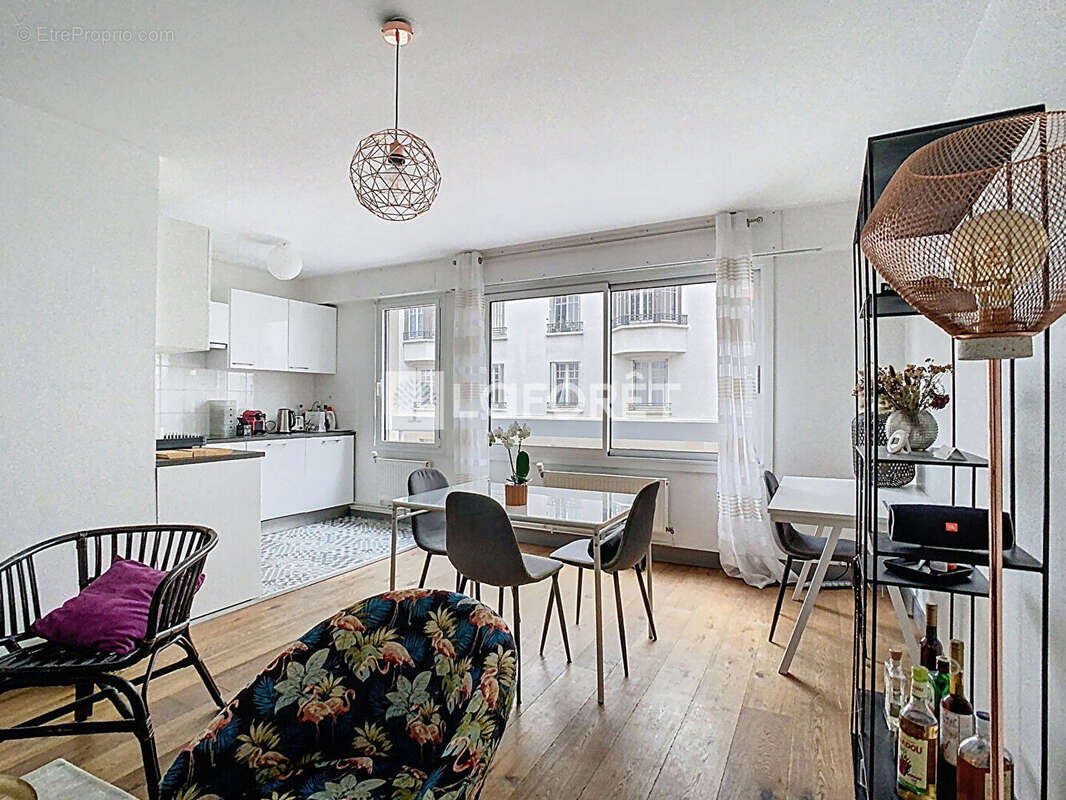 Appartement à PARIS-15E