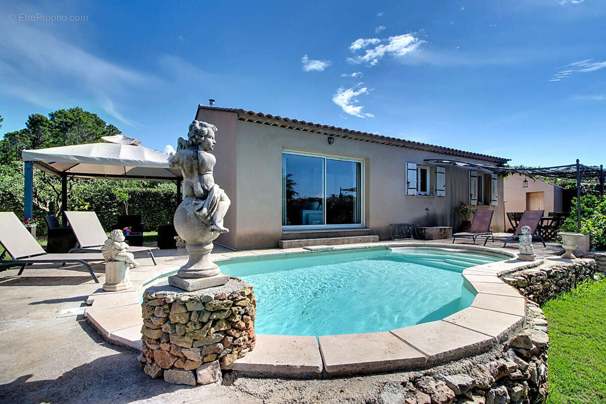 Maison à SAINT-ANTONIN-DU-VAR