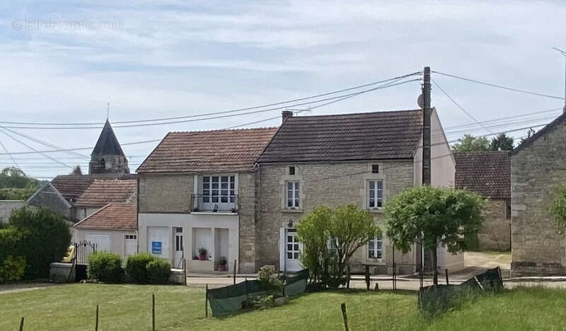 Maison à MASSANGIS