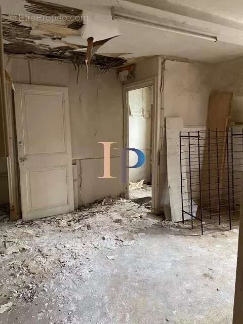 Appartement à COURS-LA-VILLE