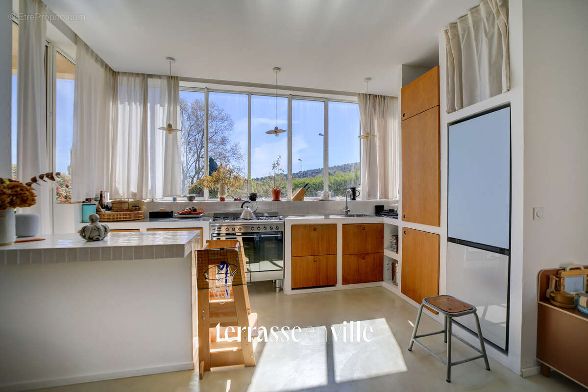 La ciotat - maison d'architecte  - t4 - 100 m2 - lumineuse - parcelle - 430m2  - 775 000 € - photo 10