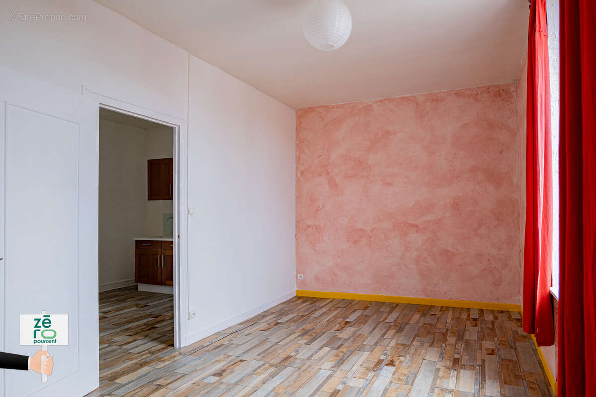 Maison à CHAMPAGNE-LES-MARAIS