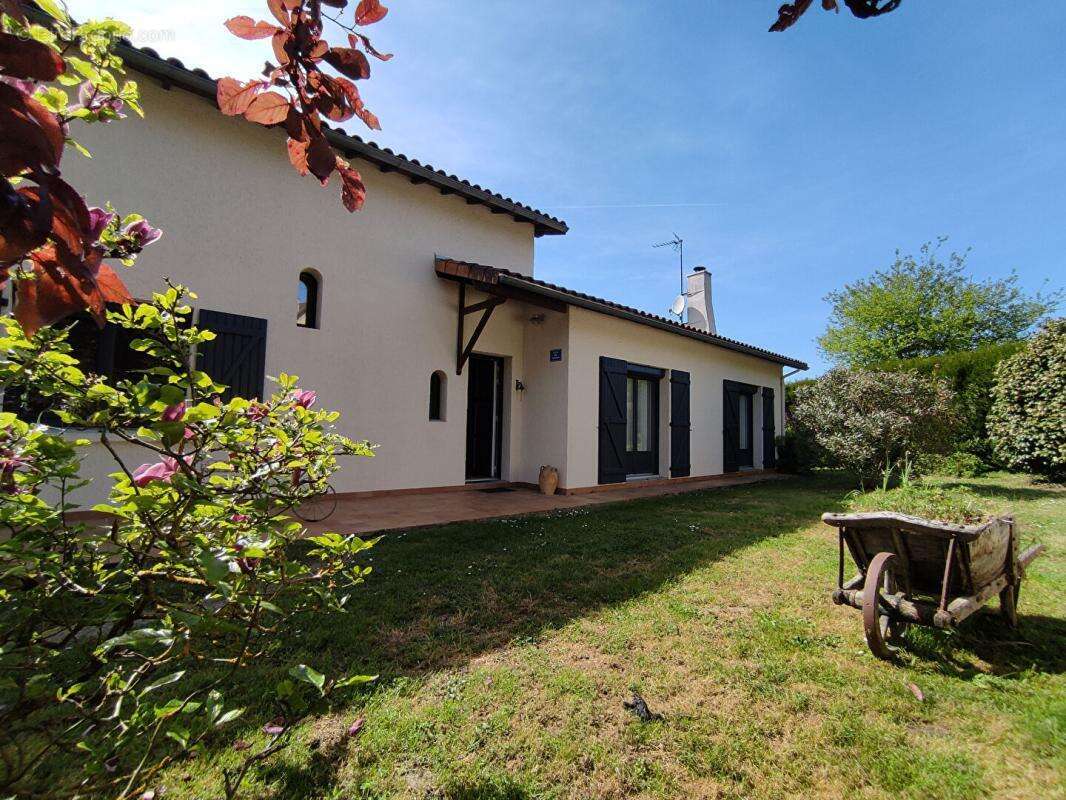 Maison Monthoiron 8 pièce(s) 176 m2 - photo 18