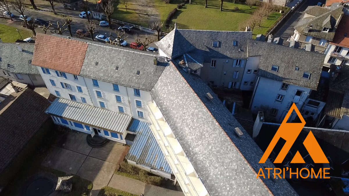 Commerce à VIC-SUR-CERE