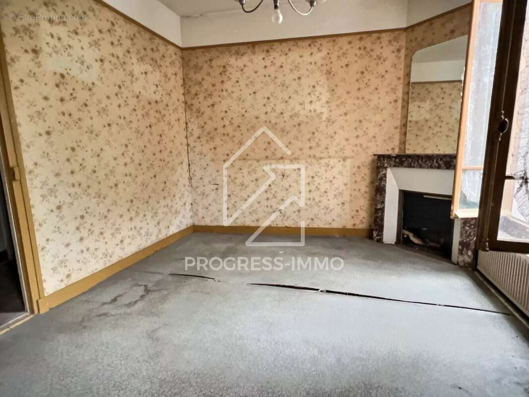 Maison à SAINT-MAUR-DES-FOSSES