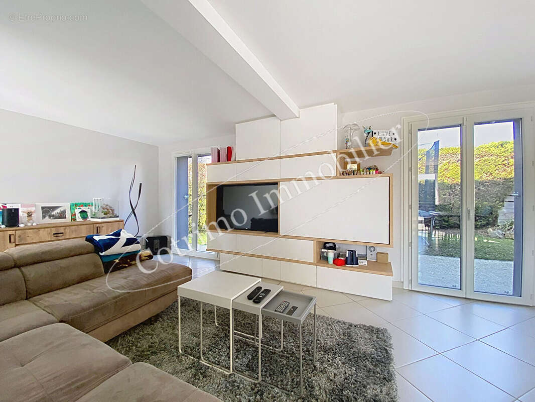 Genas Maison 150m² hab.+Piscine +garage - photo 3