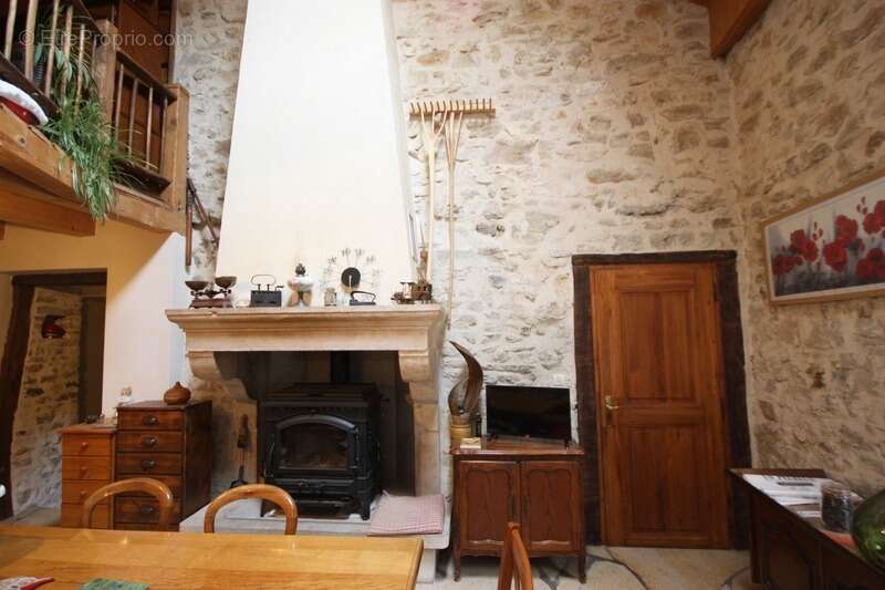 Maison en pierres à vendre 7 pièces de 168 m² à MARIGNIEU (01) plus sous-sol - photo 19