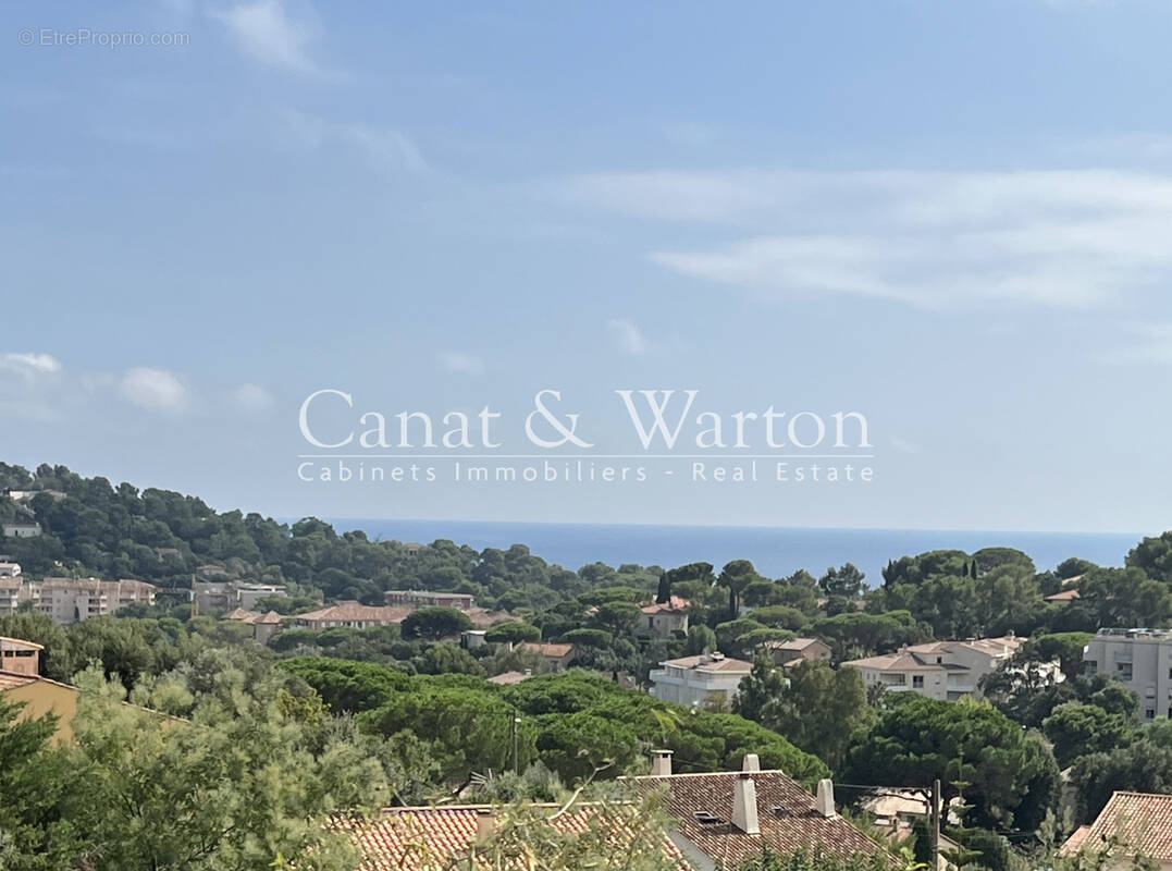 Terrain à CAVALAIRE-SUR-MER