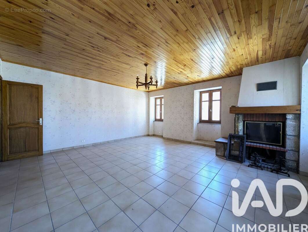 Maison 156 m² à Saint-Felicien  - photo 5