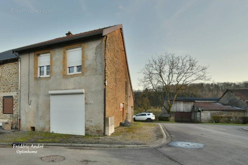 Maison à POURU-AUX-BOIS