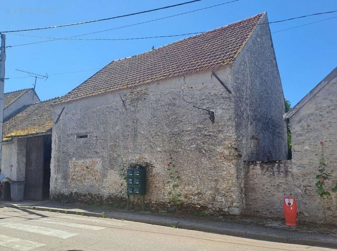 Maison à SAINT-ESCOBILLE