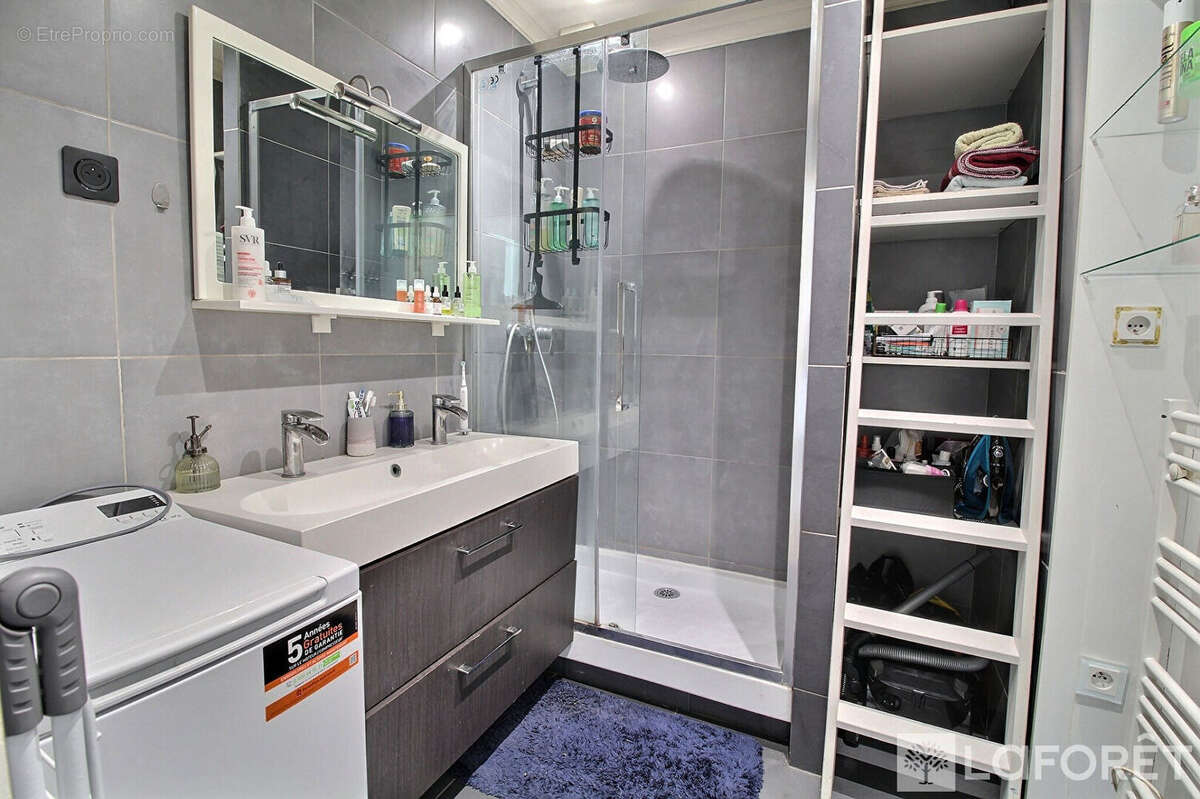 Appartement à LA GARENNE-COLOMBES