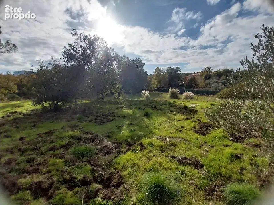 Terrain 2299 m² à Saint-Raphael  - photo 4