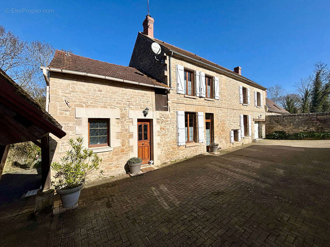 Maison à CIRES-LES-MELLO