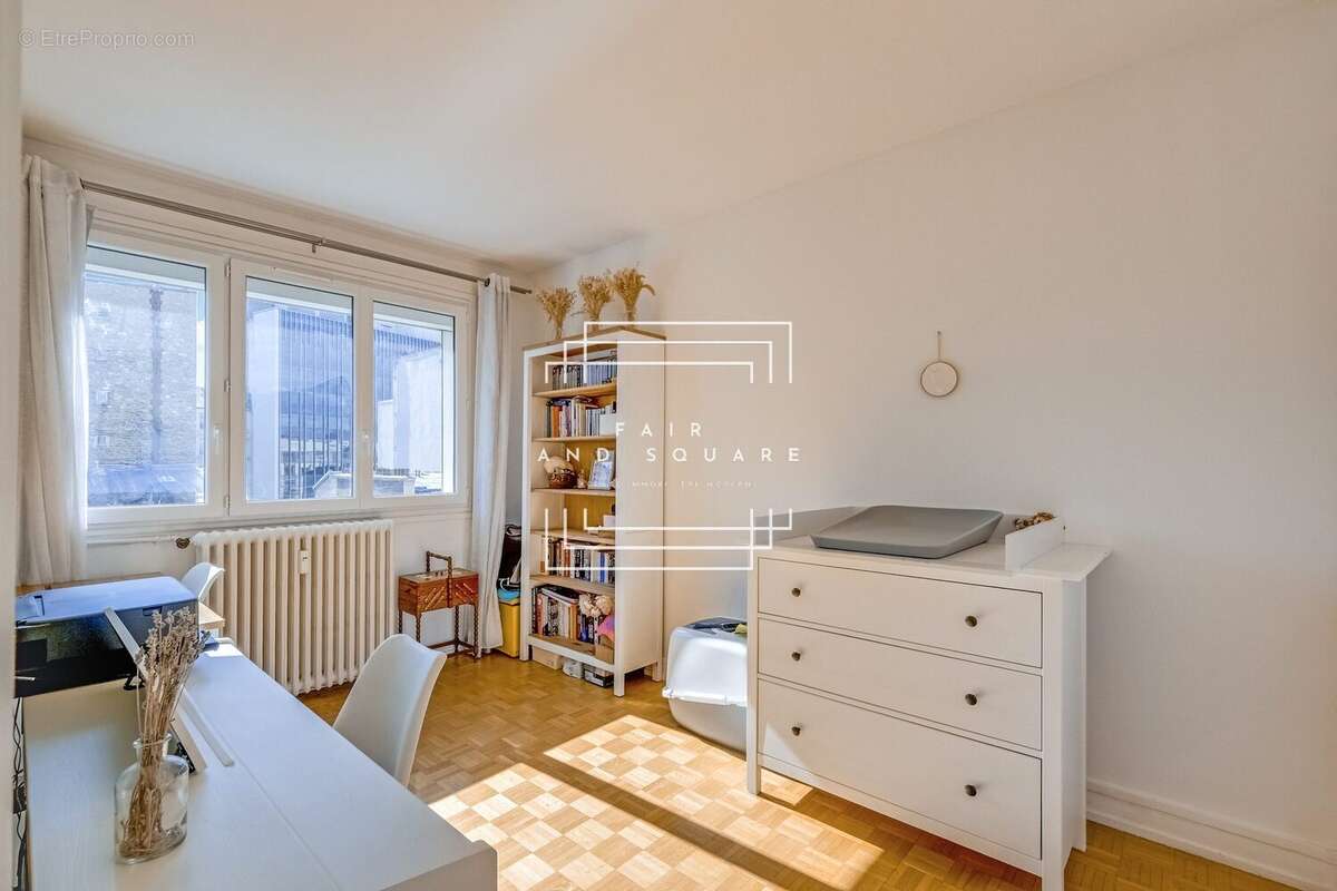 Appartement à NEUILLY-SUR-SEINE