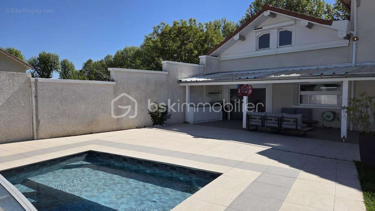Maison à PUSIGNAN