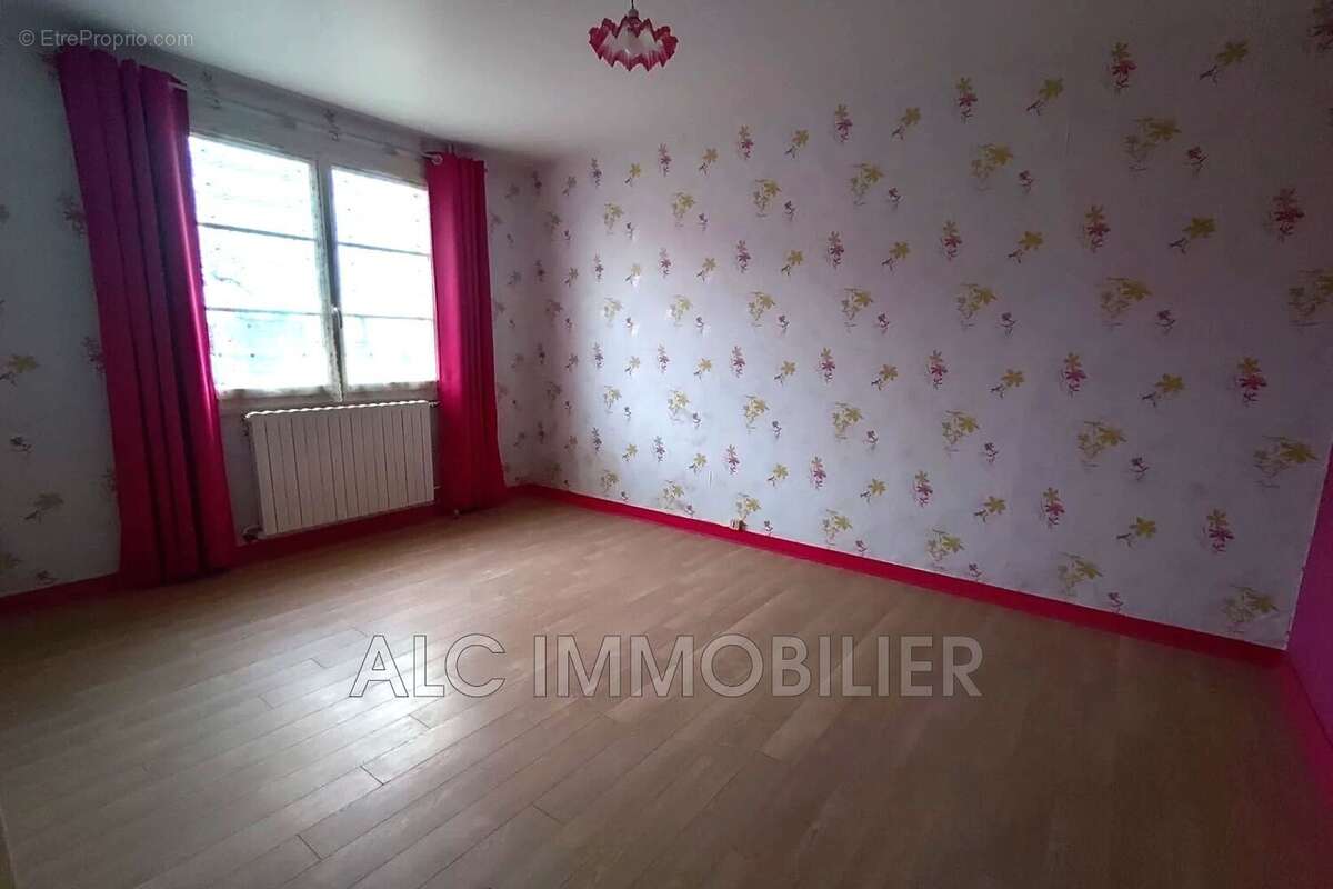 Maison 125 m² à Saint-Aubin-De-Locquenay  - photo 6