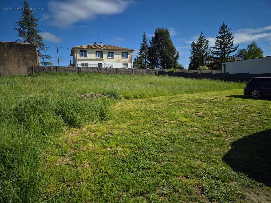 Terrain constructible dans petit lotissement, emplacement qualitatif avec vue sur bosquet - photo 8
