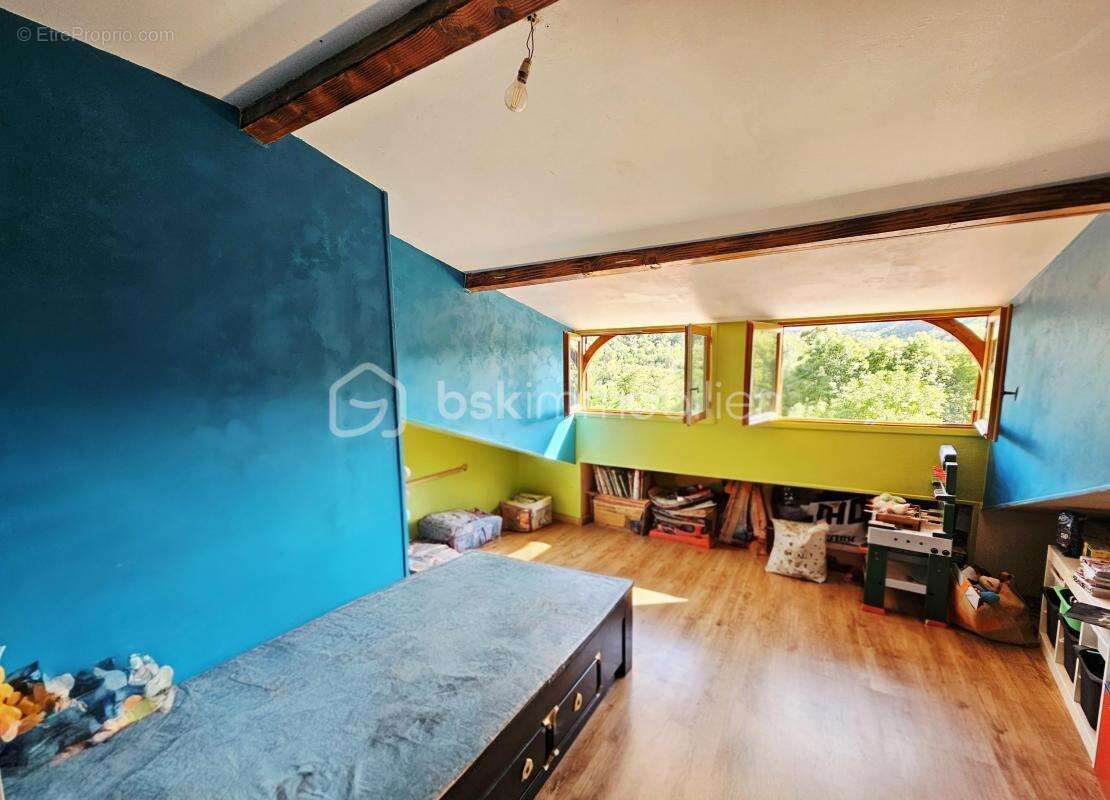 Maison de caractère de 108 m² avec terrain clos de 5 000 m² – Montaigut-le-Blanc - photo 11