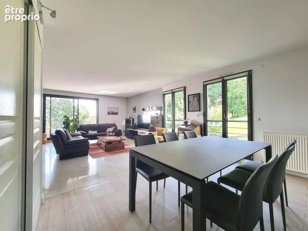 Appartement 120 m² à Sainte-Foy-Les-Lyon  - photo 4