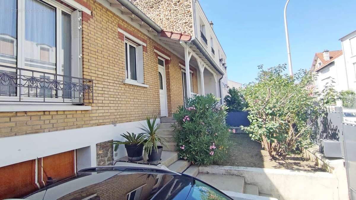 Maison à LE PERREUX-SUR-MARNE