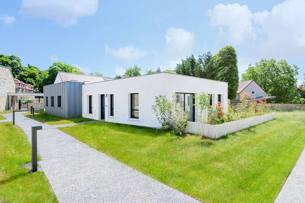 Appartement à RUBELLES