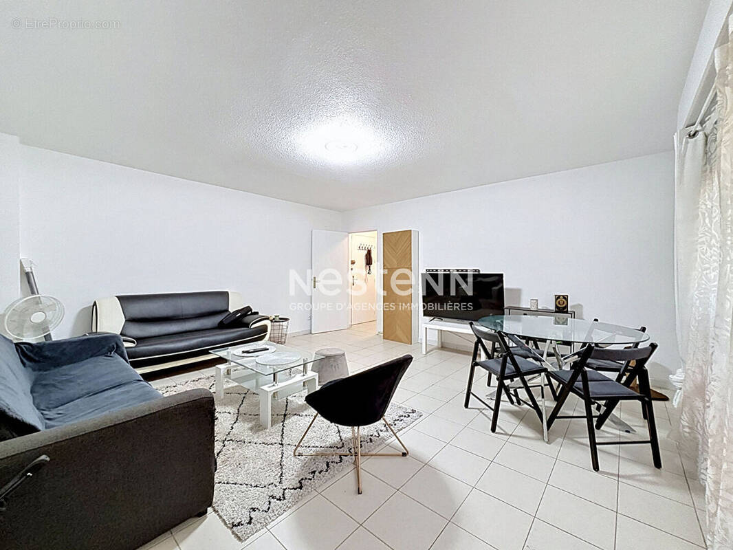 Appartement à VALLAURIS