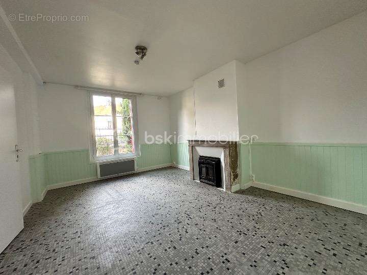 Appartement à LA FERTE-GAUCHER