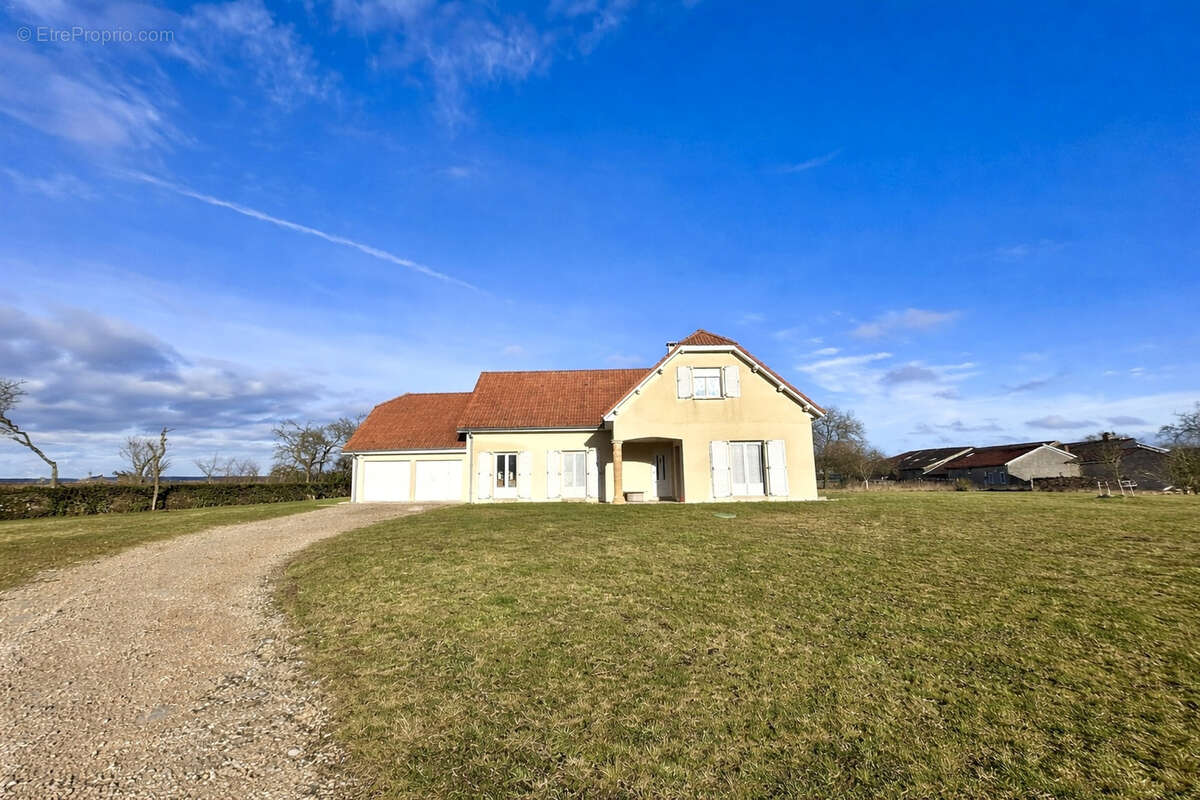 Maison à MORVILLE