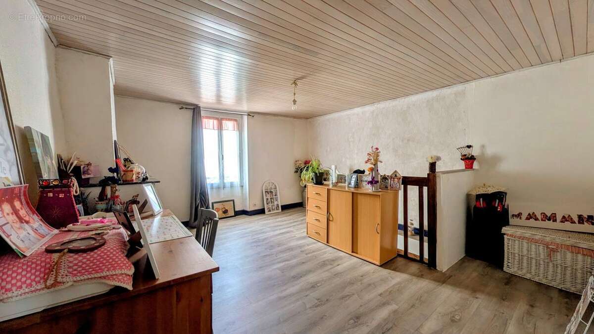 Maison à CAMPAGNE