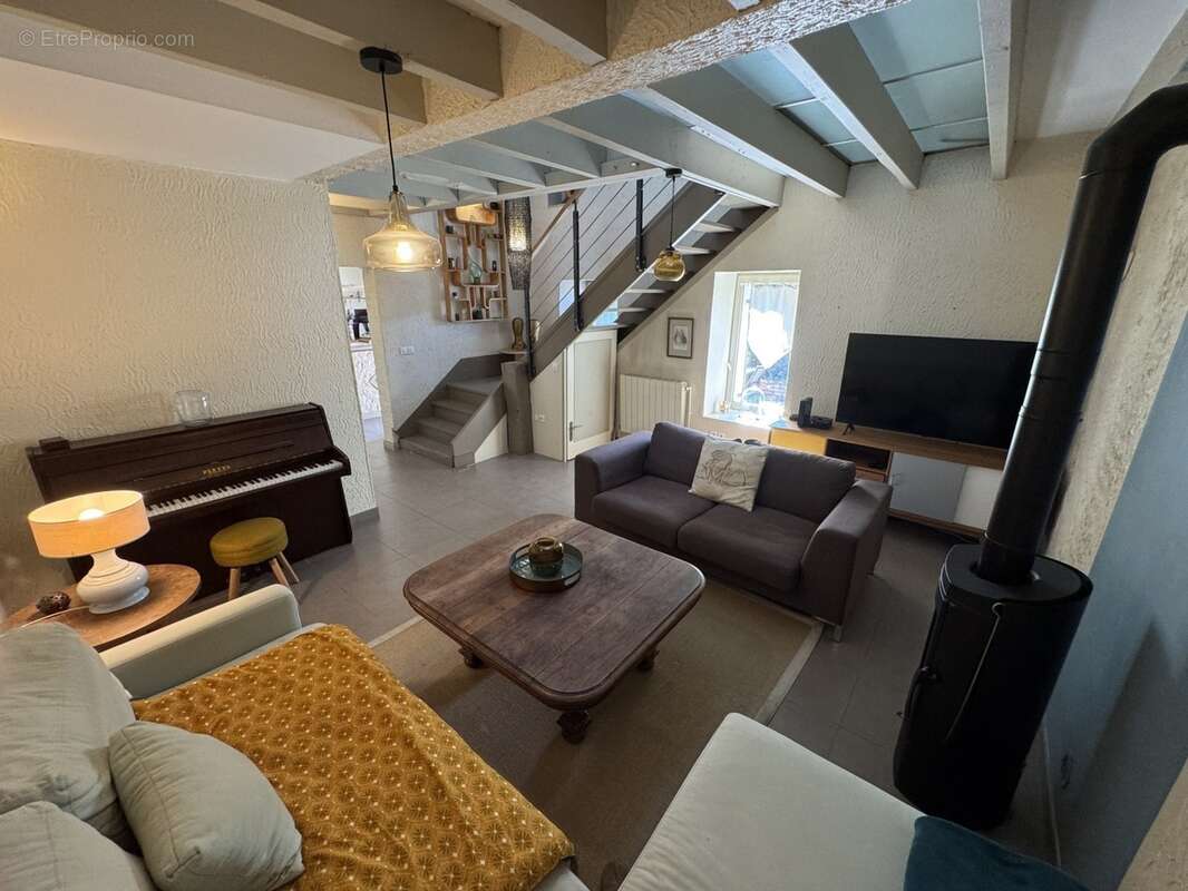 Appartement en duplex avec grande terrasse à vendre 5 pièces MEYZIEU (69) - photo 4