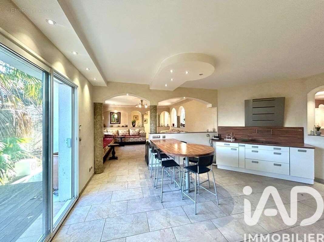 Photo 2 - Maison à SAINT-JEAN-DE-VEDAS