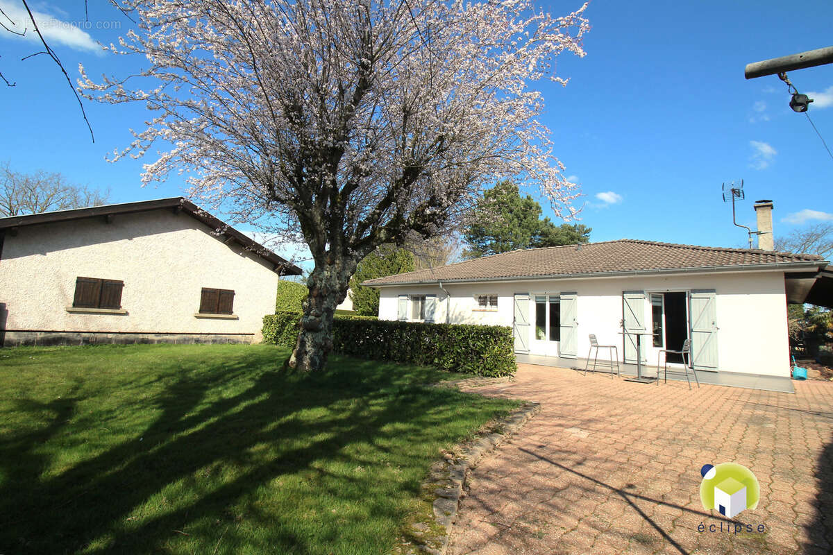 Maison à MEZERIAT