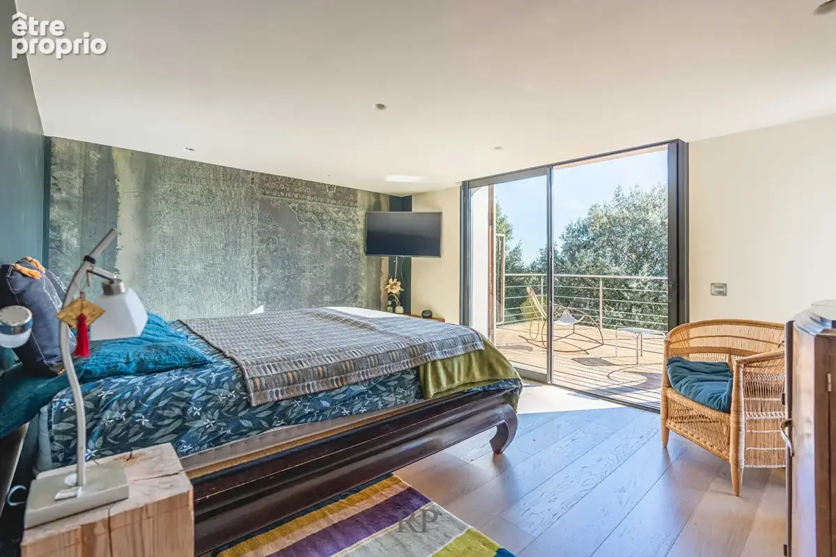 Maison contemporaine avec vue et piscine à débordement - photo 11